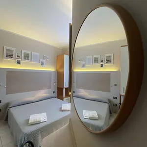 https://hotel-due-giardini.it-lombardy.com